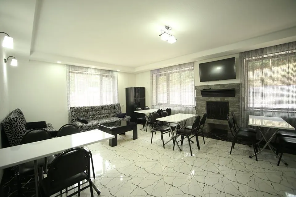 ქირავდება სამსაძინებლიანი კოტეჯი K-1-3
