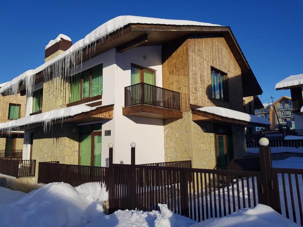 K-20-2-1 კროისტალის ოსაძინებლიანი კოტეჯები ბაკურიანში საუკეთესო პირობებით
